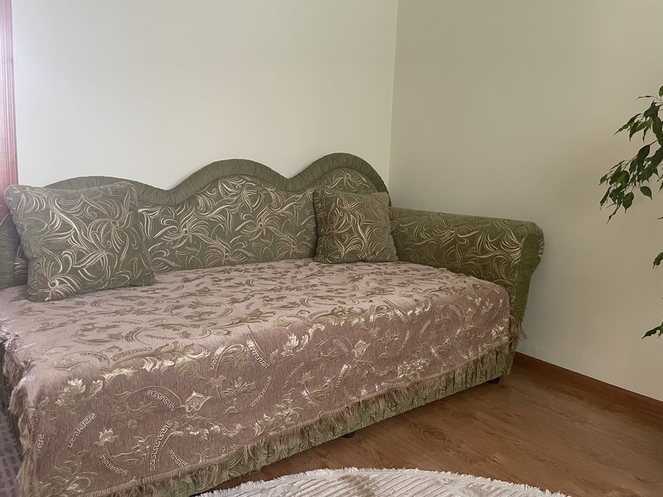 Диван в хорошому стані розміром  100/200 м