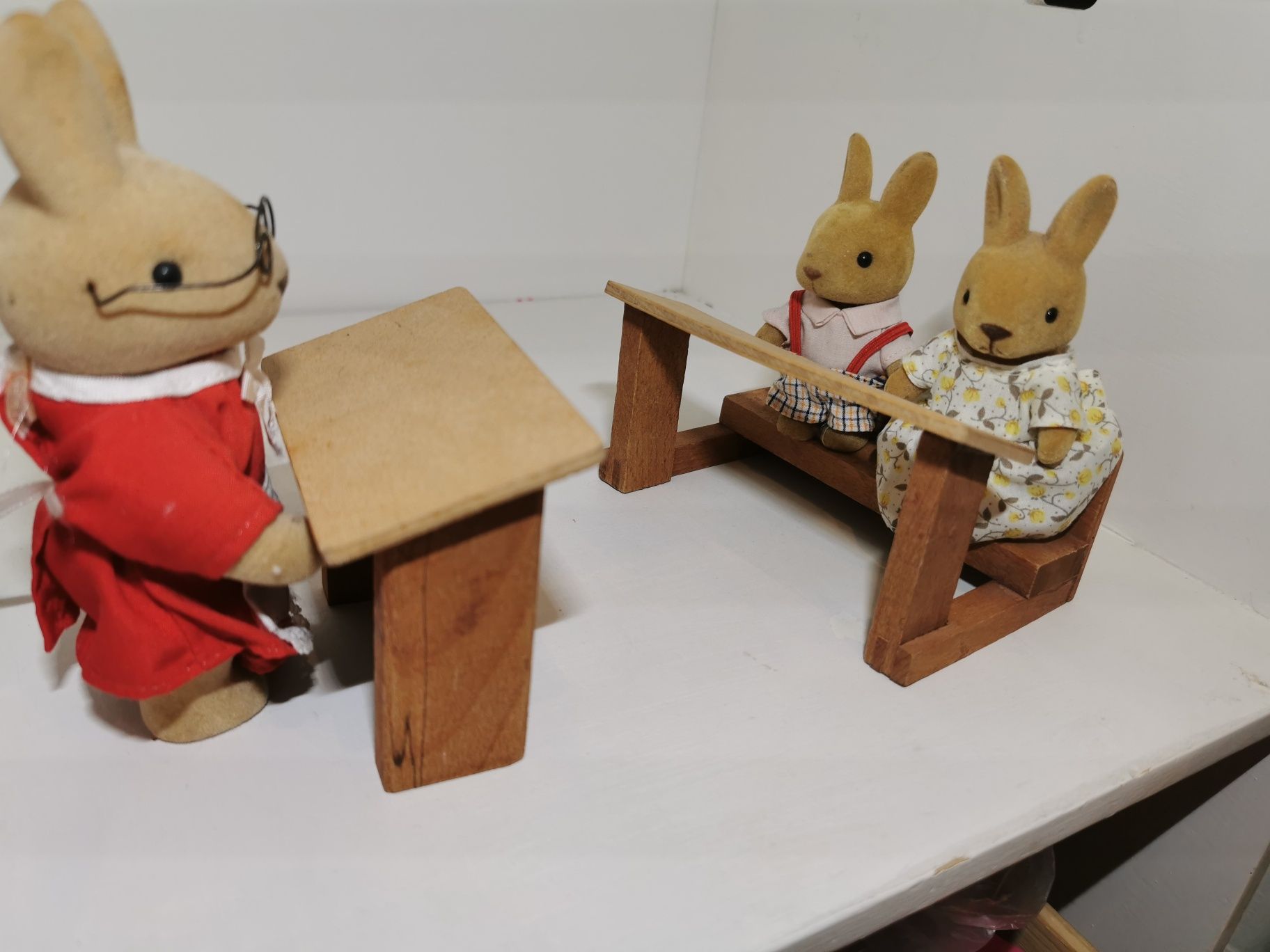 Sylvanian forest families meble Drewniane szkola