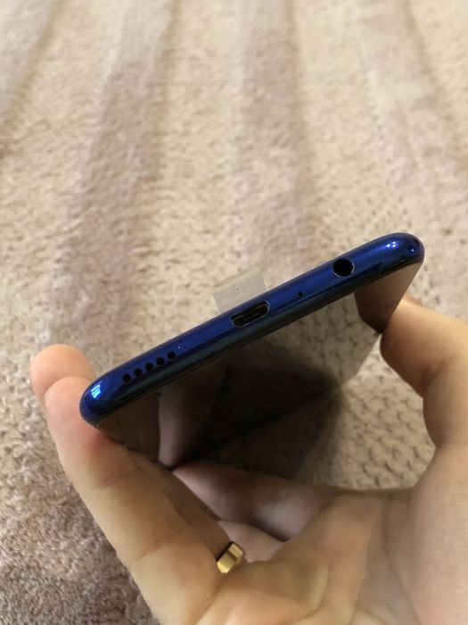 Телефон Huawei P smart 2019 3/64gb класний телефон