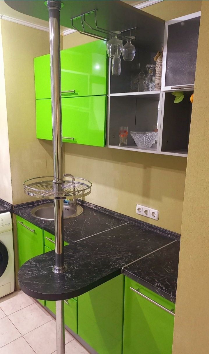 Продам трехкомнатную квартиру  на Бабурке!.