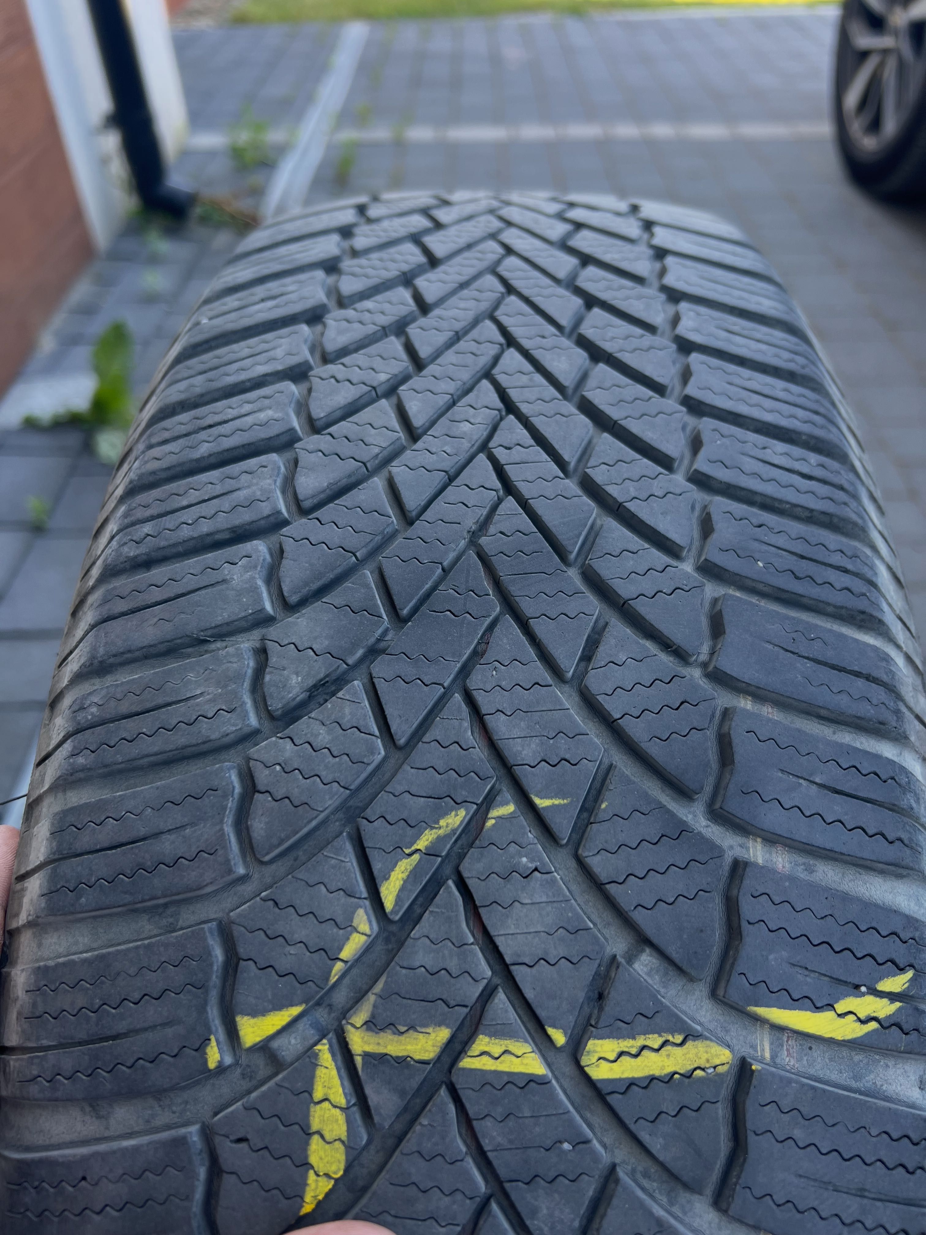 Opony Bridgestone Blizzak LM005 215/65 R17