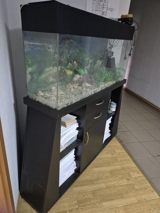 Акваріум з тумбою