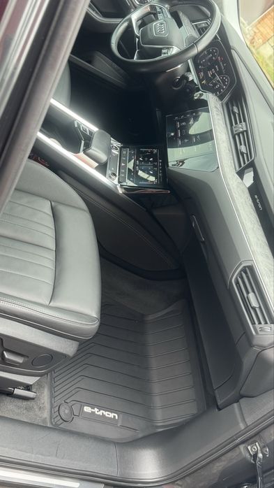 Ауді E-tron ауді е трон 2020р