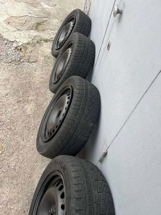 Продам комплект зимової гуми на штампованих дисках (Ford) R16 5×108.