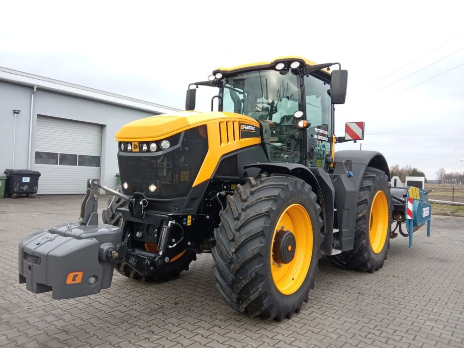 JCB FASTRAC 8330  Nowy, DEMO
