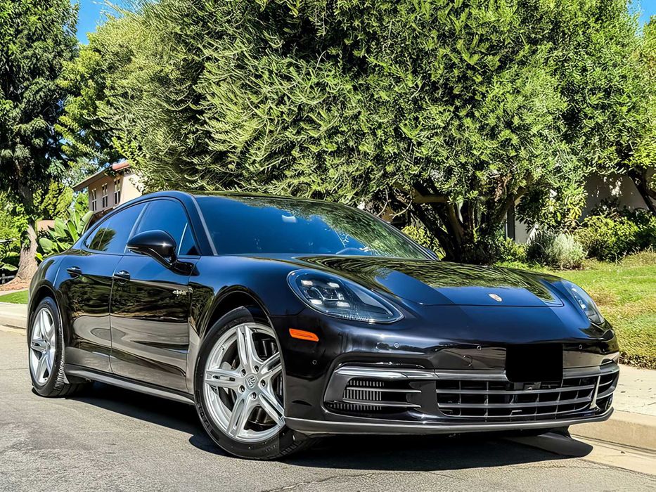 Porsche Panamera      2018
