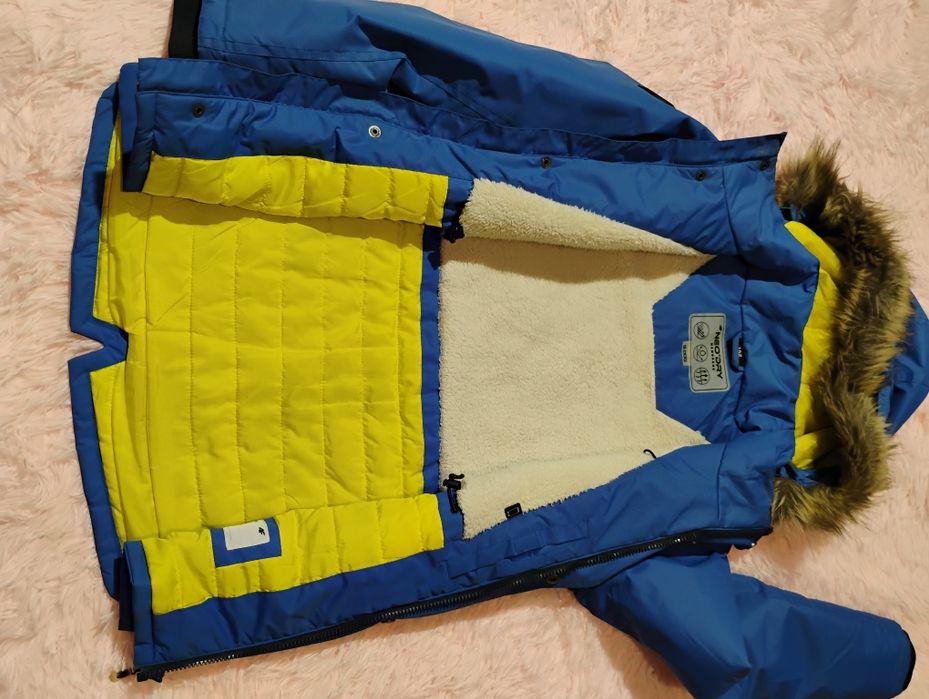 Kurtka zimowa 4F parka rozmiar 152 2 idealnym stanie