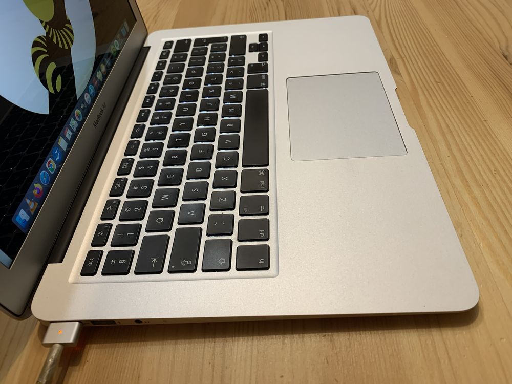 MacBook Air (13 inch mid 2012) Apple