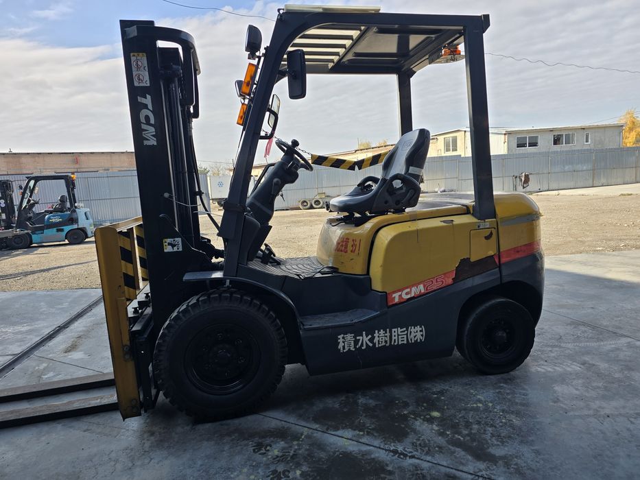 Навантажувач ТСМ 2.5 ТОННЫ грузоподъемность.