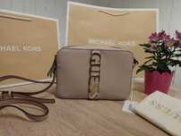 Torebka Guess Garrick Camera crossbody