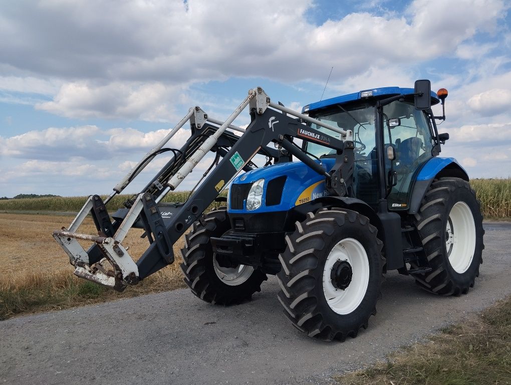 New Holland T6050