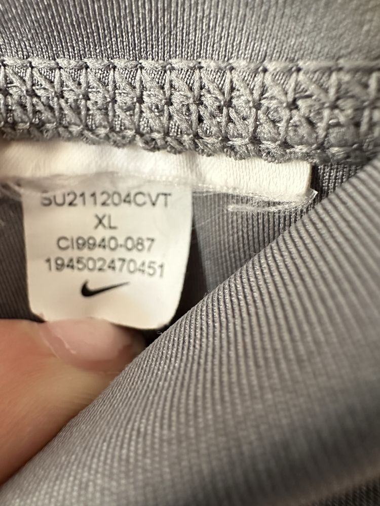 Sportowe leginsy z Nike