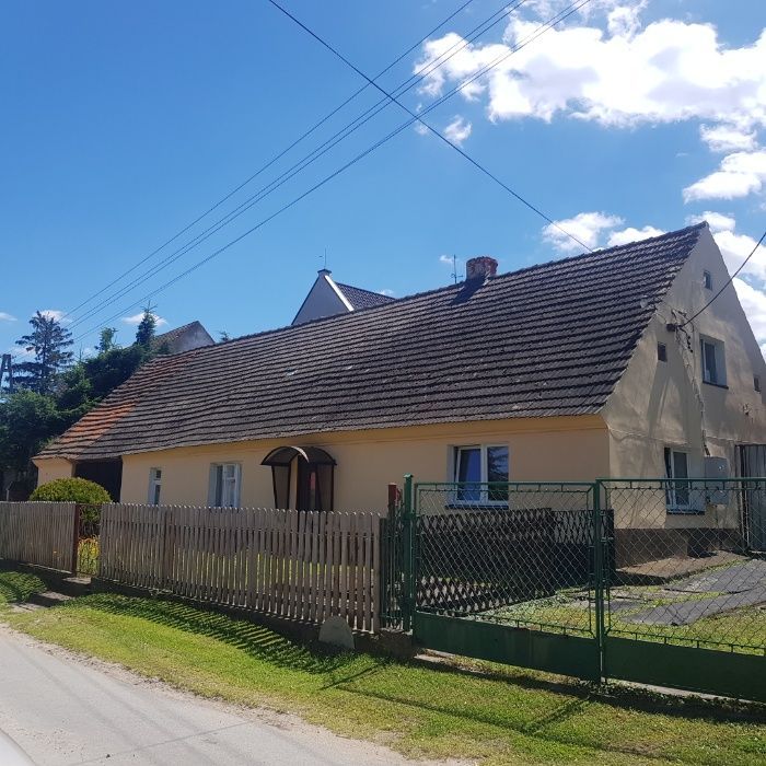 Dom 8 km od Ząbkowic plus budynki gospodarcze - Zabkowice Ślaski