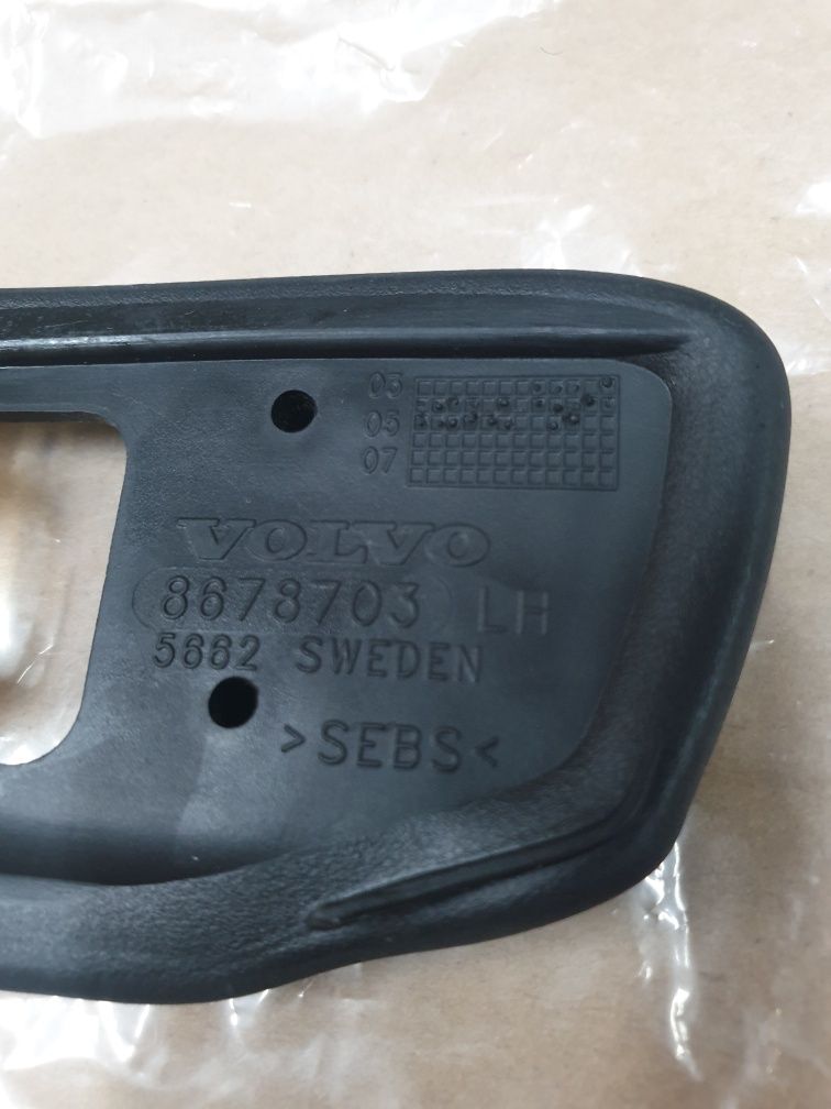 uszczelka relingi volvo V50  LEWY PRZÓD