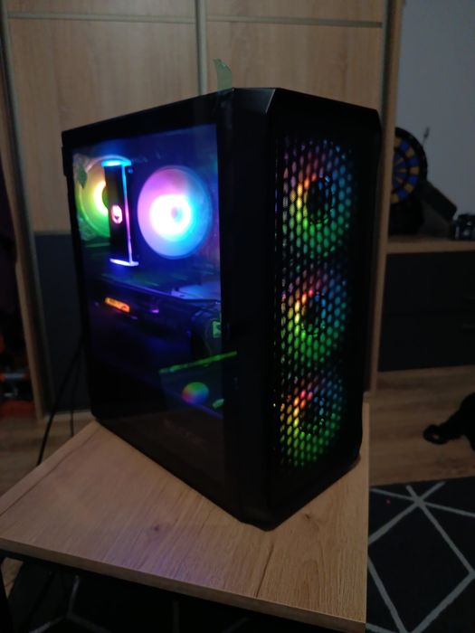 Komputer Ryzen 5 5600/Rtx 2070/16gb ram 3777mhg/1tb m2/b550aorus/600w