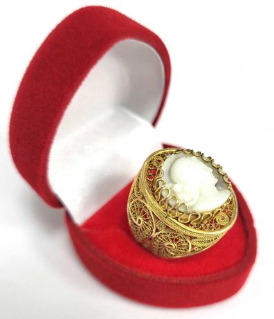 Złoty damski Sygnet pierścionek 585 z kameą waga 6,76g