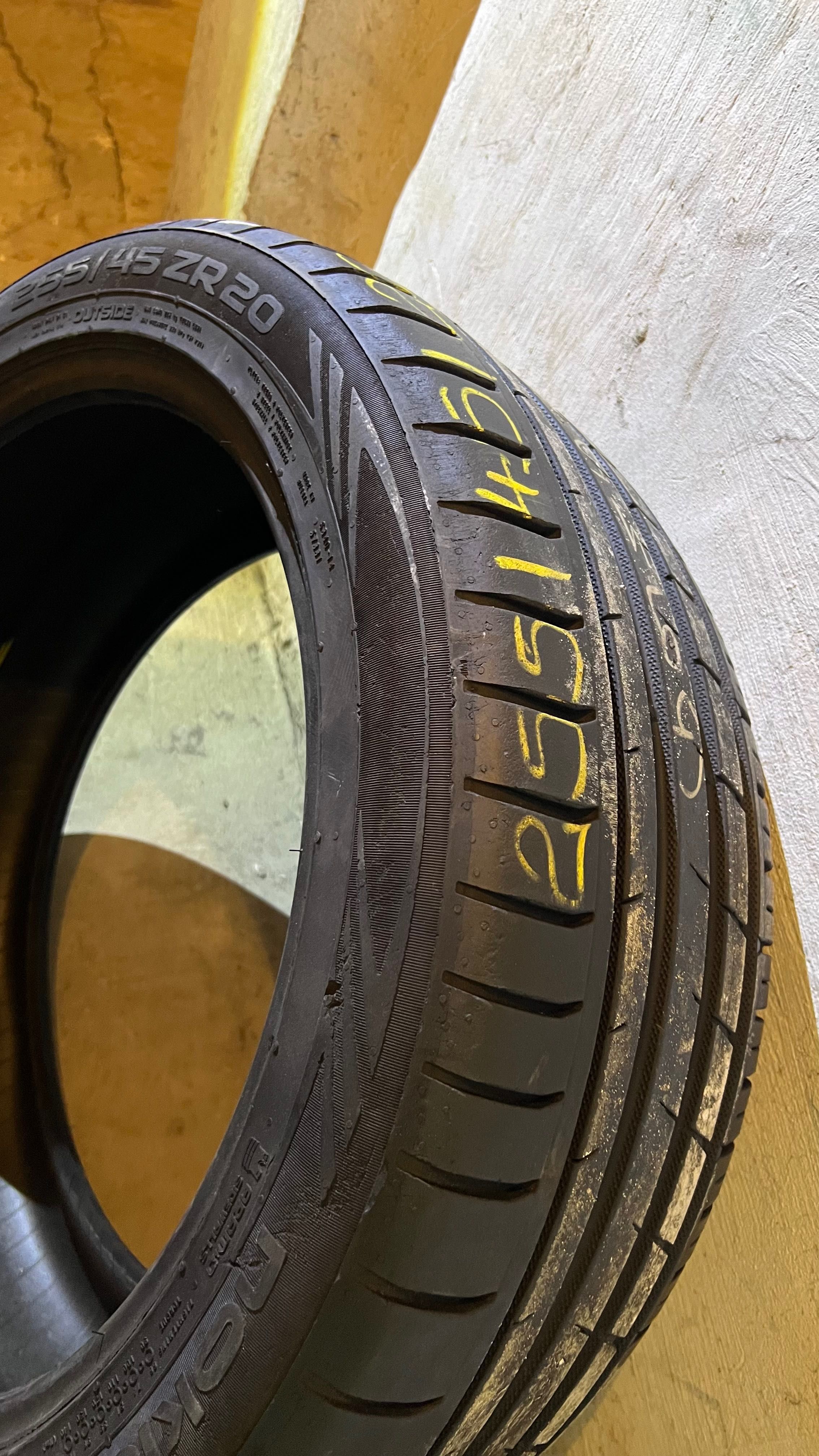 Opona Letnie 255/45/20 Nokian Tyres
