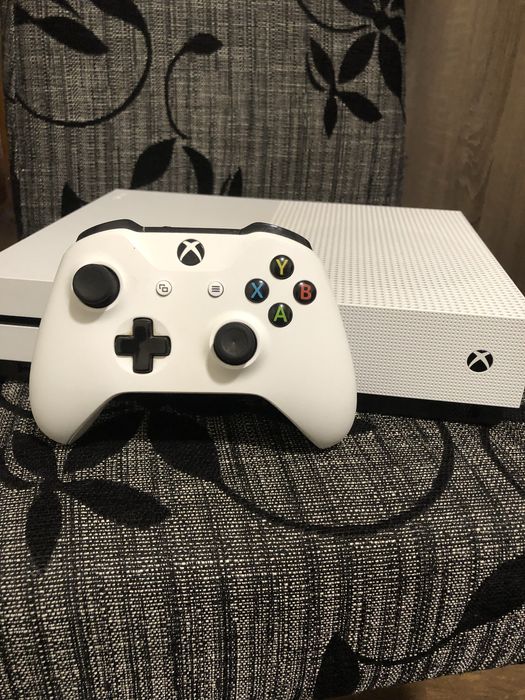 X Box one S 1Tb com comando