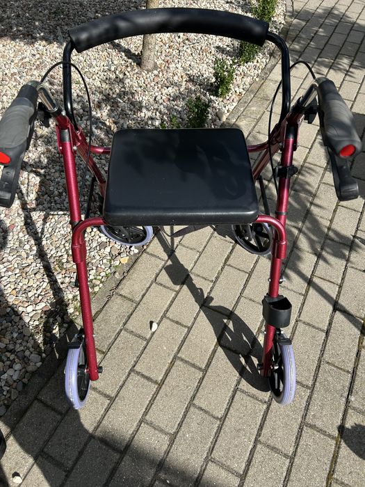 Wozek podporka do chodzenia
