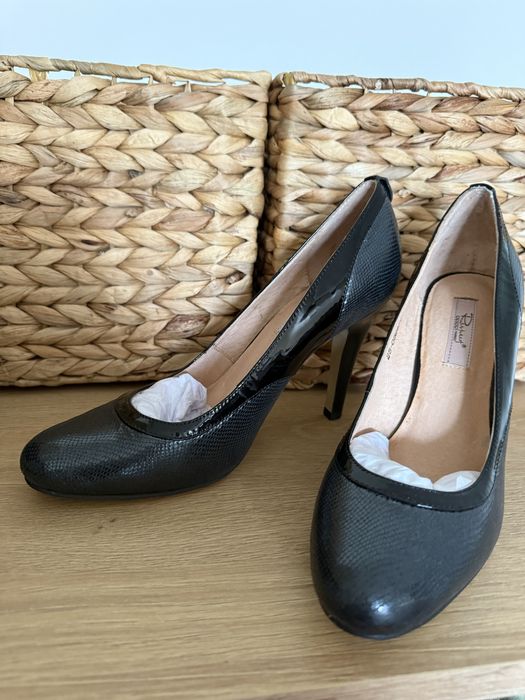 Туфлі шкіряні нові Respect 38