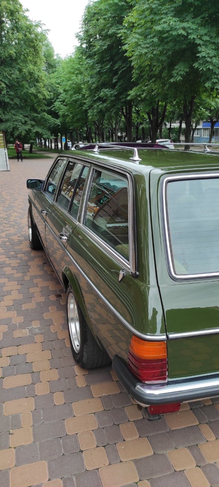 Мерседес 123T Універсал 2,5 бензин.