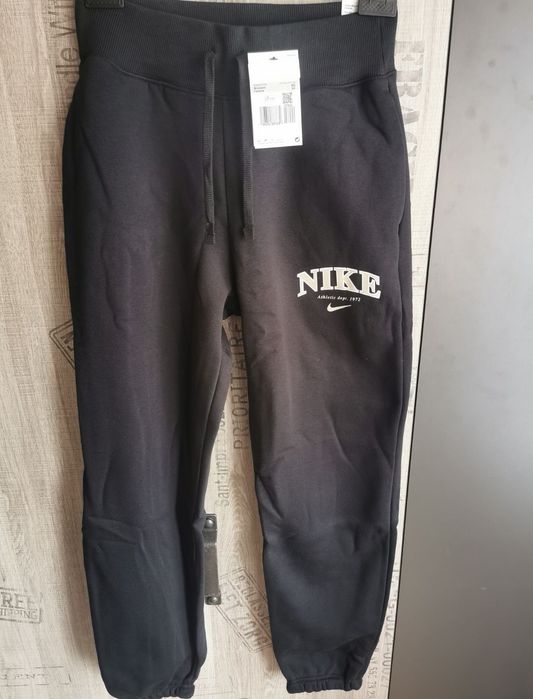 Czarne damskie spodnie dresowe Nike Sportswear Phoenix Fleece XS