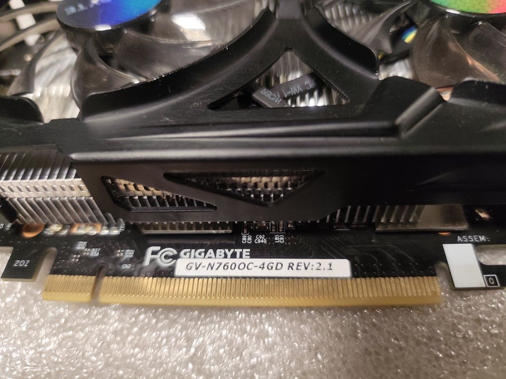 Відеокарти Gigabyte Windforce GeForce GTX760 4Gb DDR5 1DP, 1HDMI, 2DVI