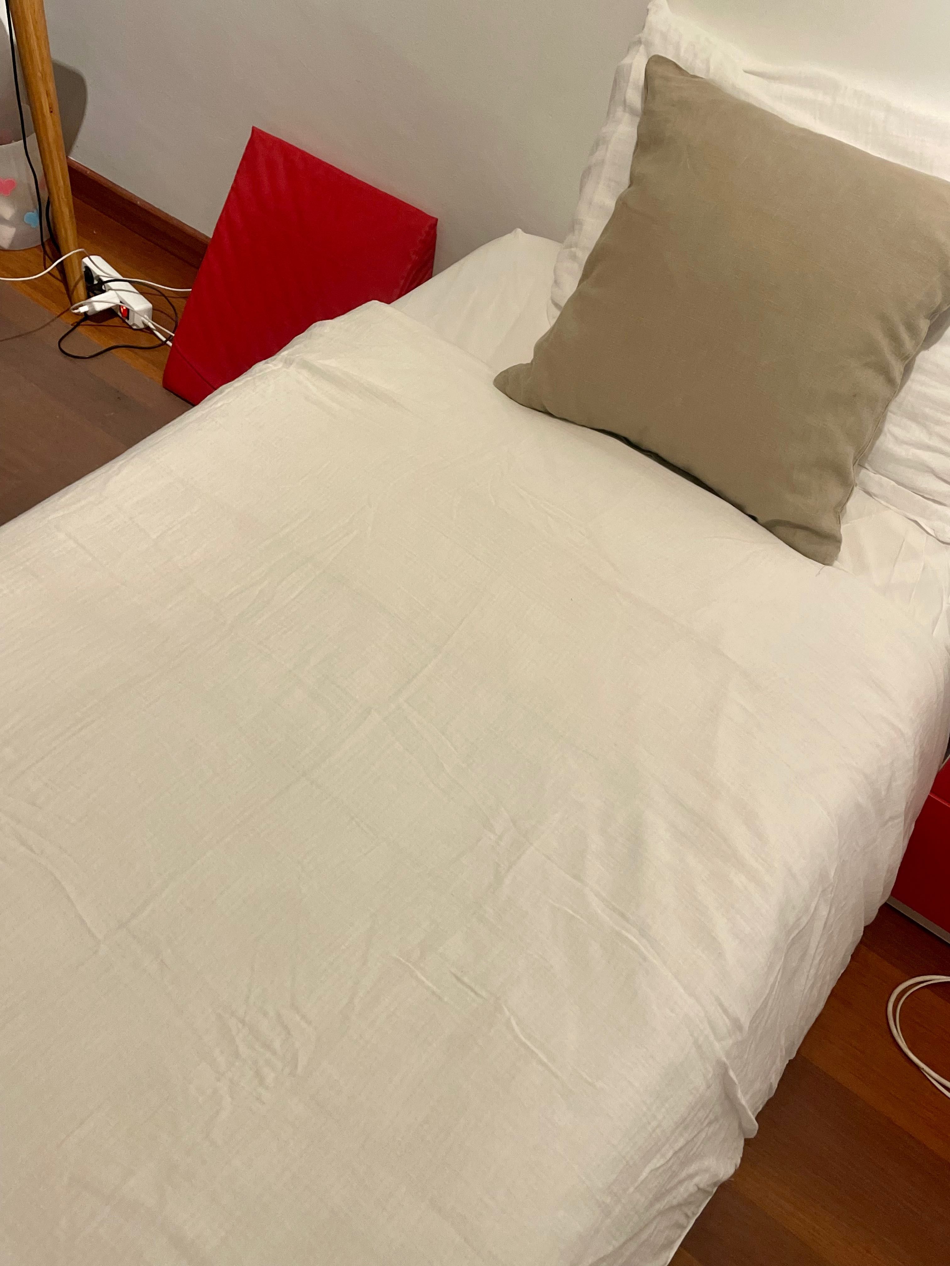 Sommier com Colchão (IKEA)