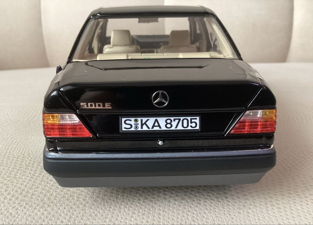 Коллекционная масштабная модель 1:18 Norev Mercedes E500 W124 Black