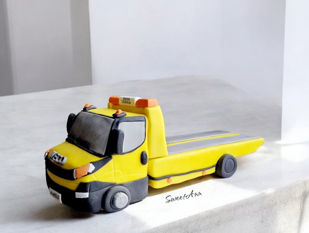 Laweta samochód figurka na tort