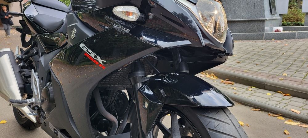 Suzuki GSX 250R, Сузукі GSR мото.