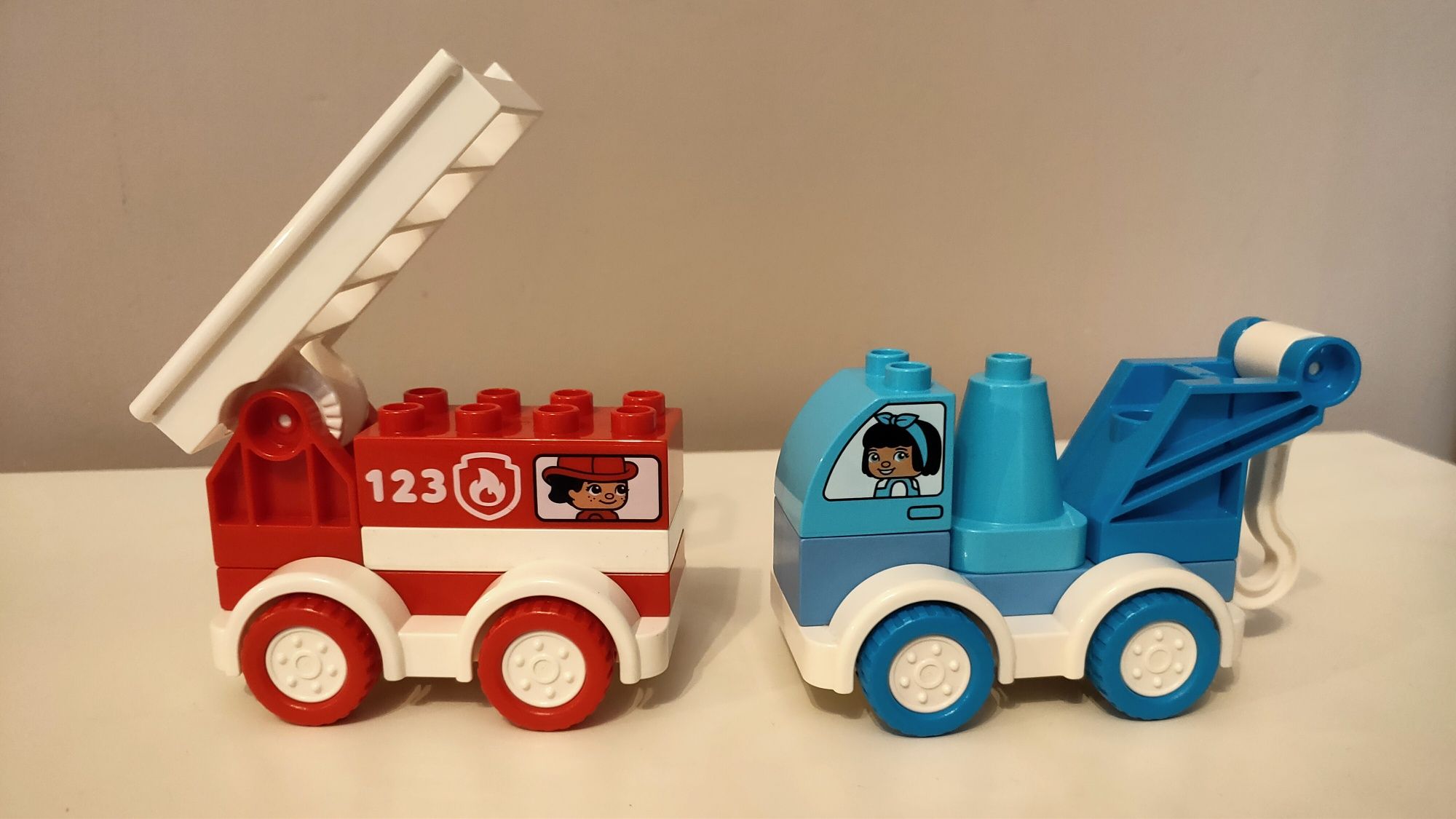 LEGO Duplo holownik 10918 i wóz strażacki 10917
