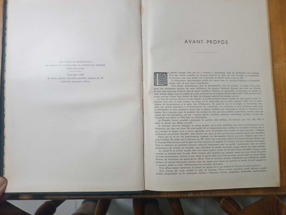 Livro e Enciclopédias