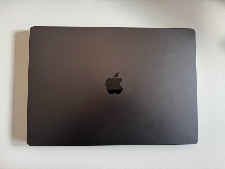 MacBook Pro M3 de 16 polegadas - 18 GB - 512 GB - Preto sideral
