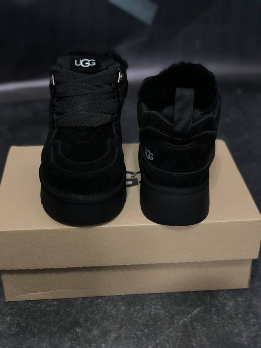 Зимові високі  жіночі кросівки натуральний замш UGG lowmel