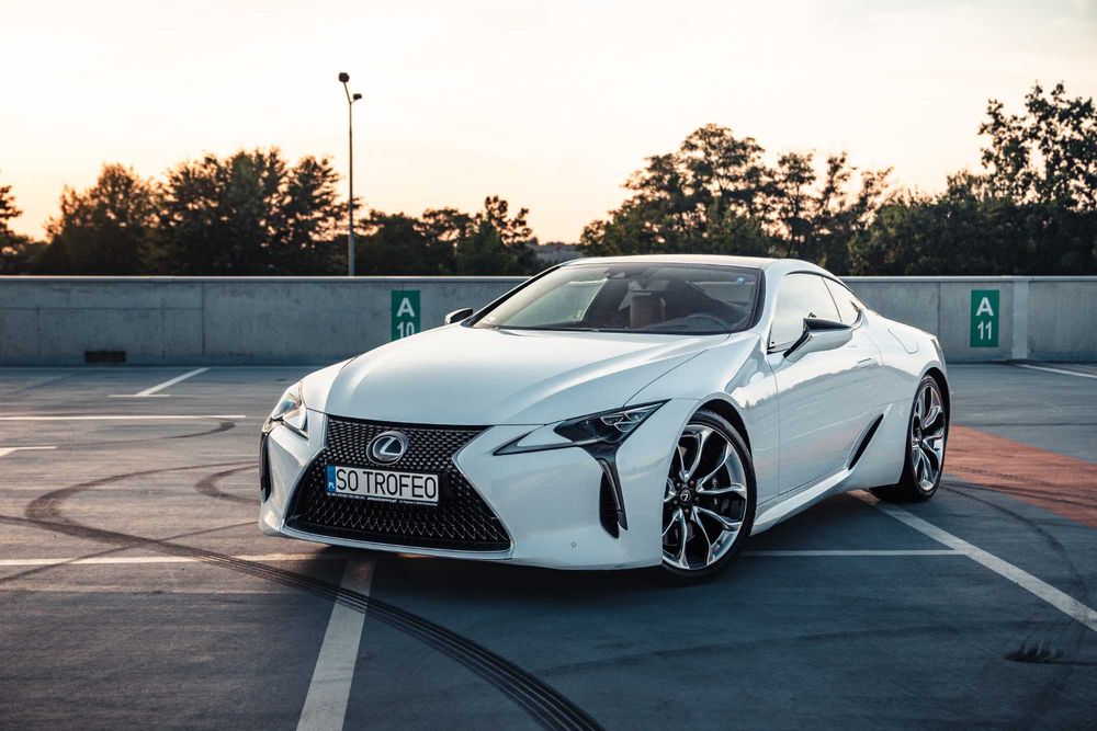 Wynajem Lexus LC500 Prestige - wypożyczalnia samochodów