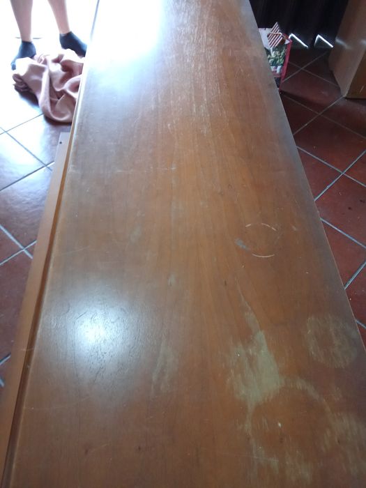 Móvel giradisco e rádio Grundig.