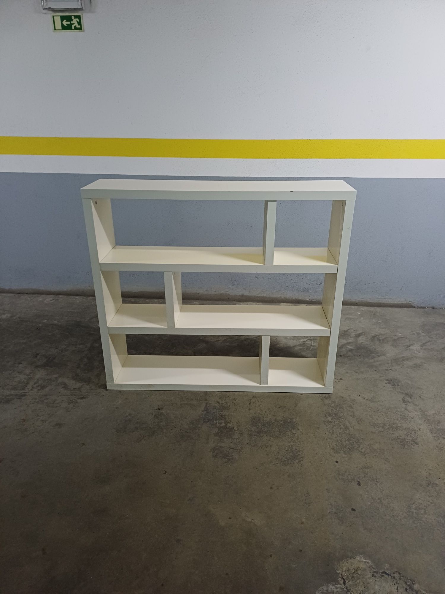 Movel branco usado