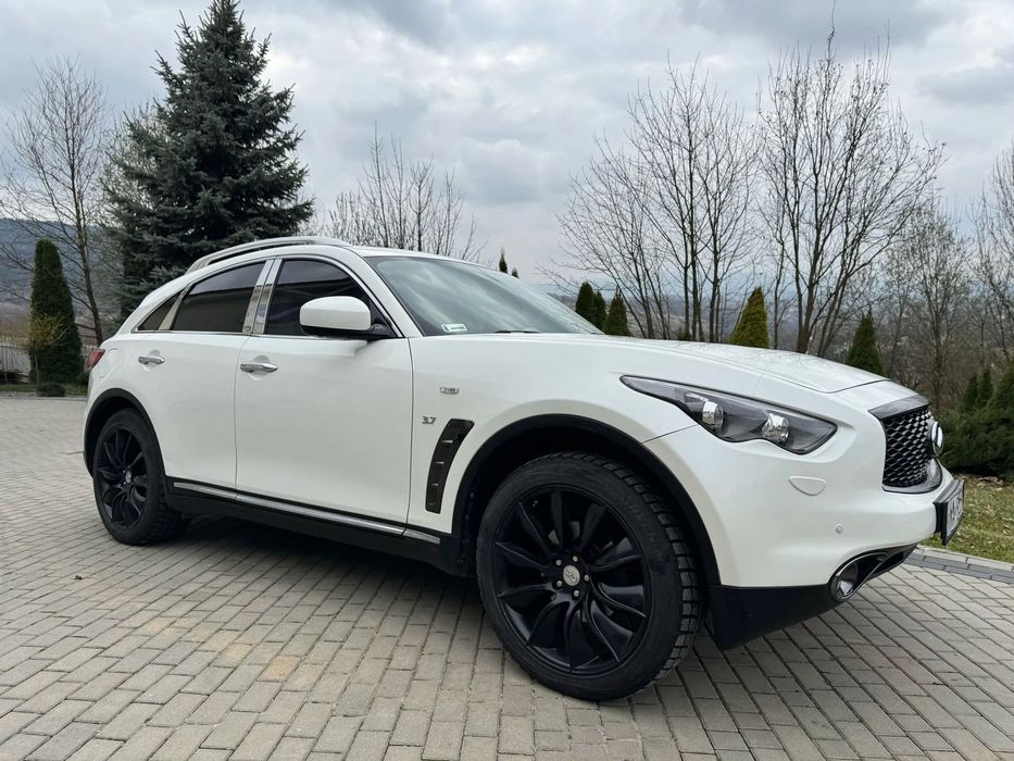Infiniti Q70 4x4 LPG