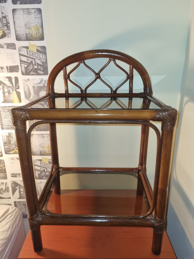 Conjunto de cabeceira e mesas de cabeceira