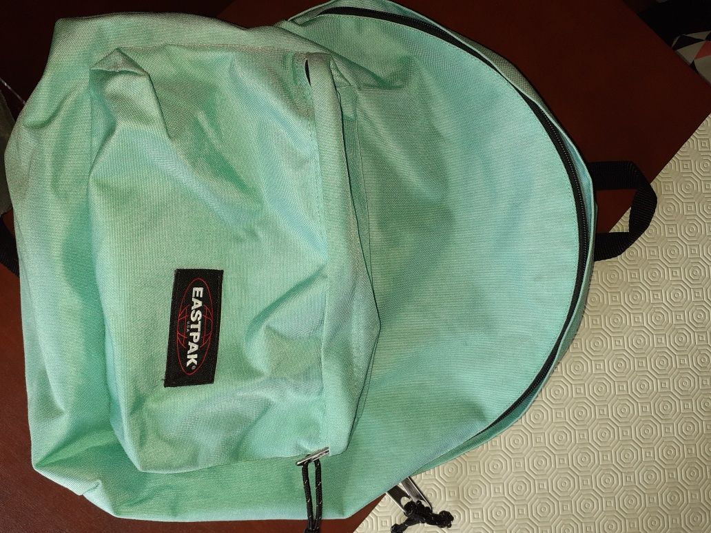 Mochila oficial EASTPAK