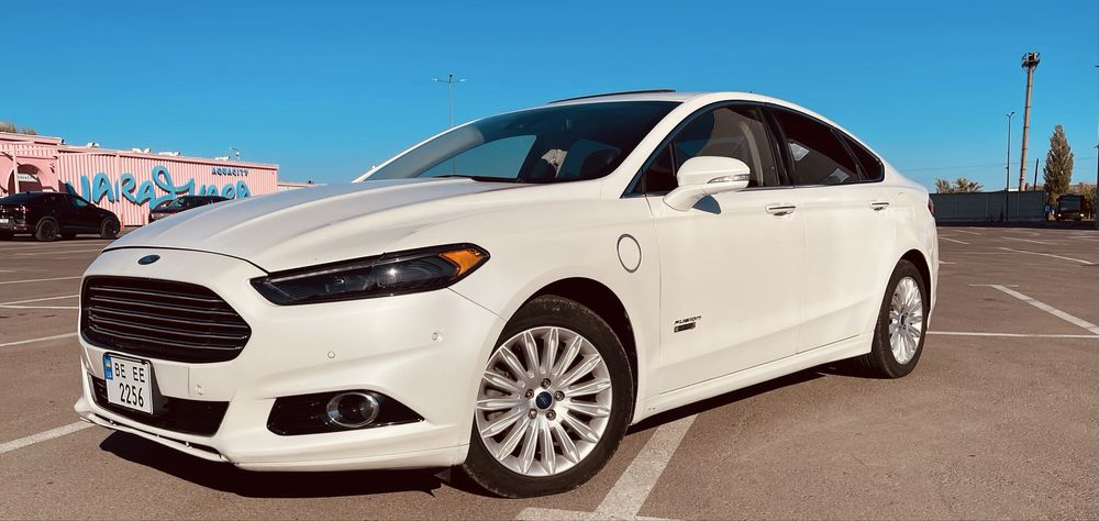 Ford Fusion Titanium  Energy plugin hybrid