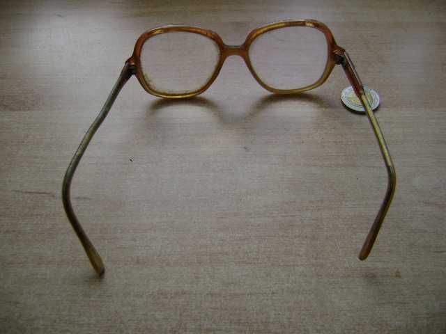 Starocie z PRL - Okulary korekcyjne +2 dioptrie z PRL rozstaw 14 cm