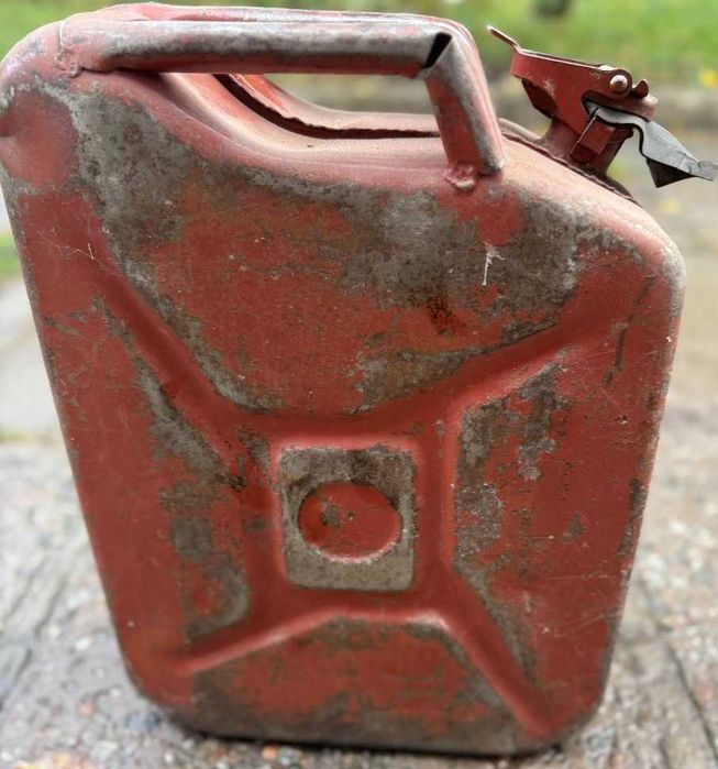 Канистры металлические 20л.