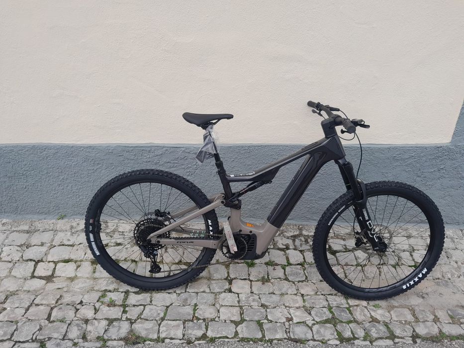 Focus jam 8.7 quadro em carbono escora alumínio eletrica ano 2024