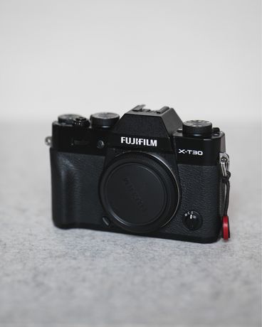 Fujifilm X-T30 + Fujinon 23/1.4 + 18-55/2.8-4 + Peak Design Capture