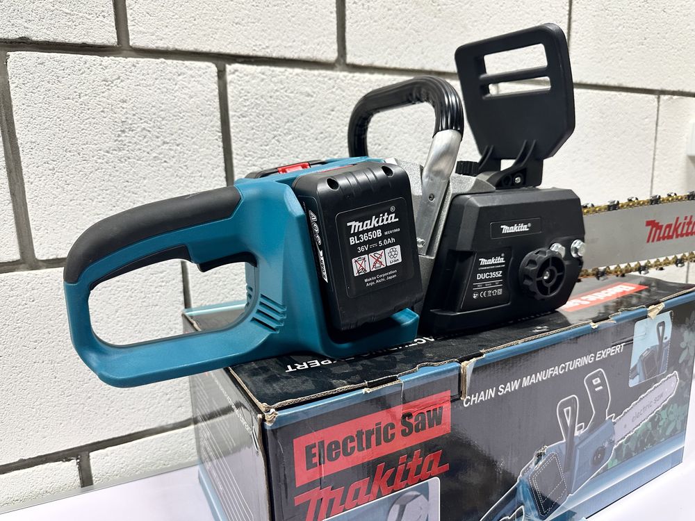 Акумуляторна пила Makita DUC 355z 36v5.0aH