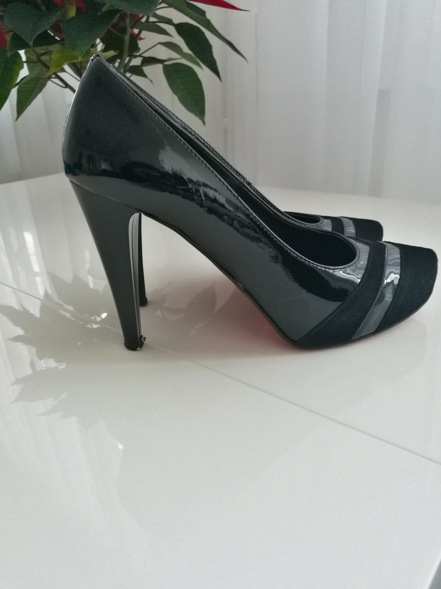 Buty szpilki skóra czarne lakier 37 obcas 10cm czerwona podeszwa