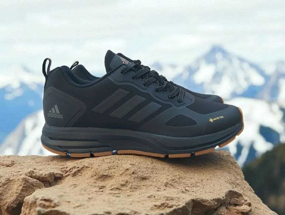Чоловічі зимові кросівки Adidas Terrex Gore Tex.