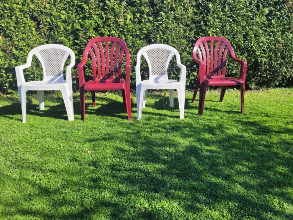 Krzesła ogrodowe, plastikowe, stan bdb